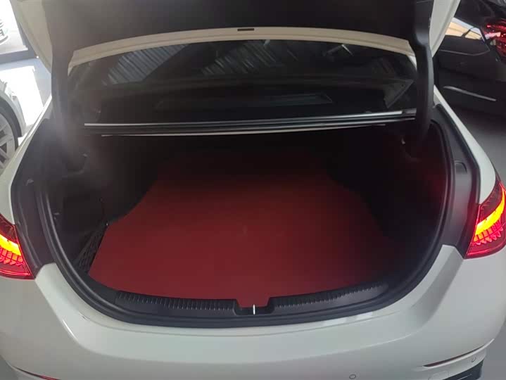 Фото 4 - Mercedes-Benz C-Class