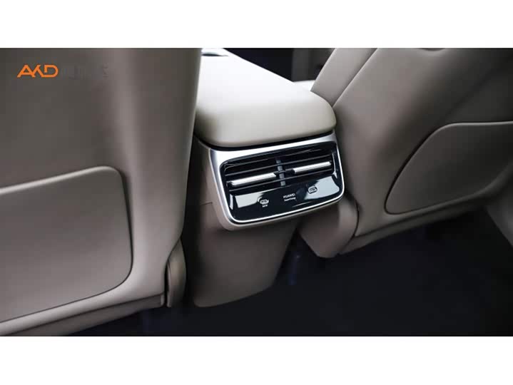 Фото 9 - Luxeed R7