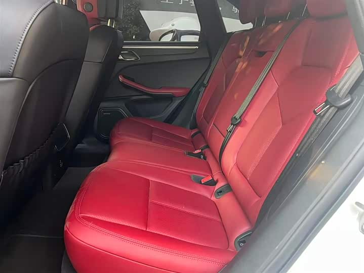 Фото 8 - Porsche Macan