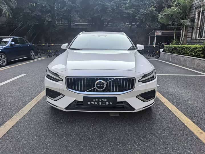 Фото 2 - Volvo V60