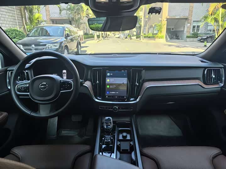 Фото 4 - Volvo V60