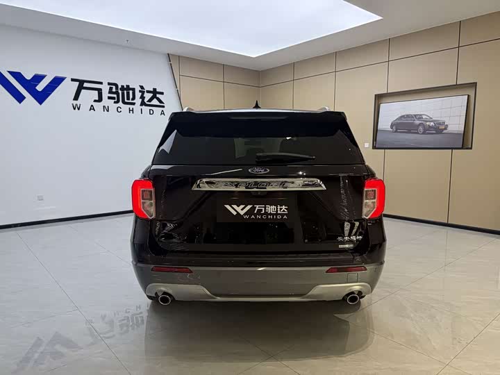 Фото 4 - Ford Explorer