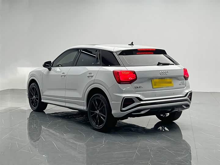 Фото 4 - Audi Q2L