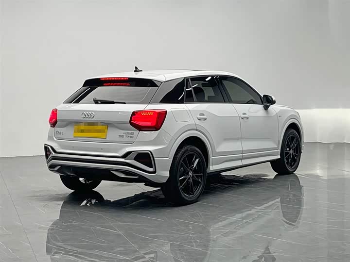 Фото 6 - Audi Q2L