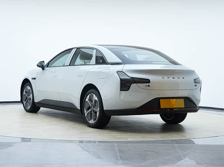 Фото 8 - XPeng Mona M03