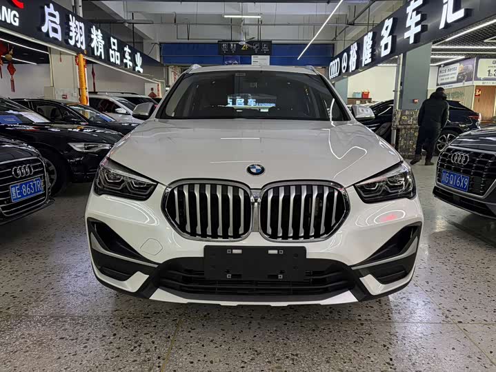 Фото 2 - BMW X1
