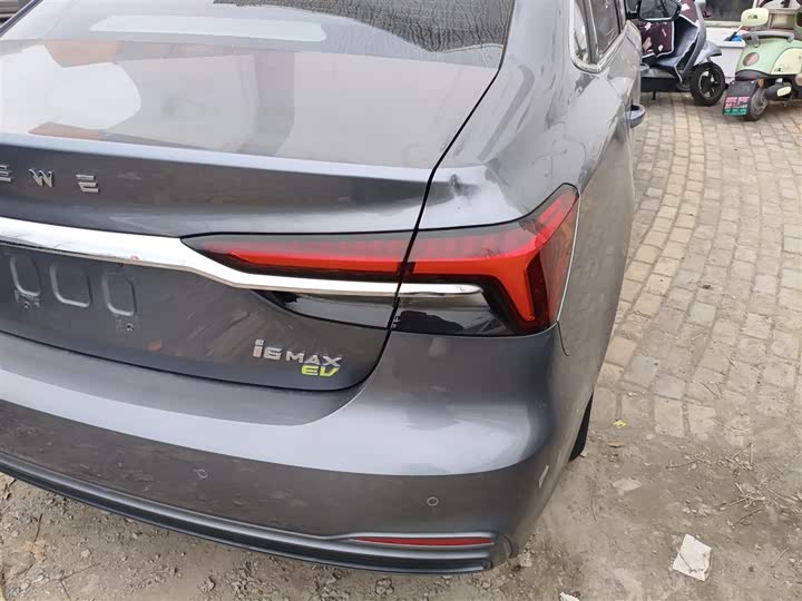 Фото 8 - Roewe i6 Max EV