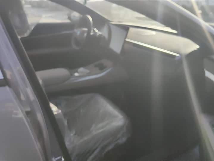 Фото 8 - XPeng Mona M03