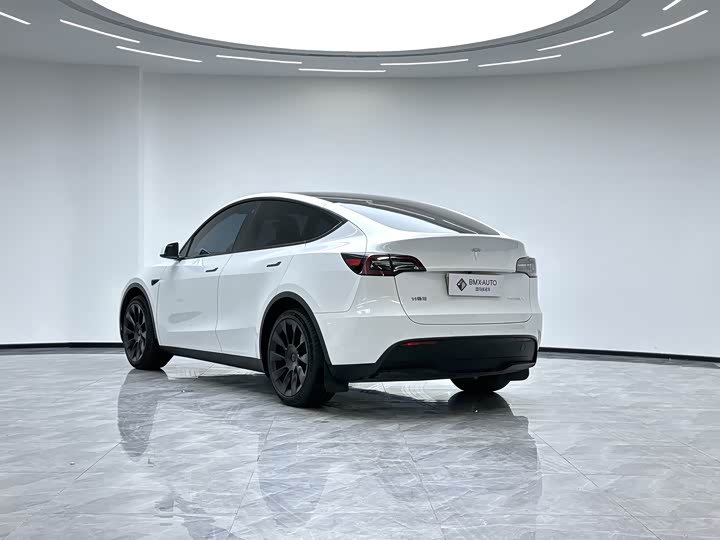 Фото 5 - Tesla Model Y