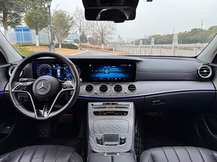 Фото 6 - Mercedes-Benz E-Class