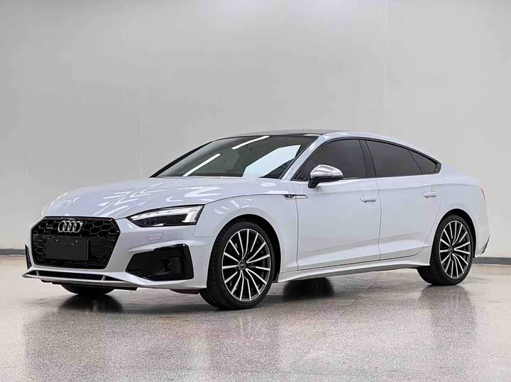 Фото 1 - Audi A5