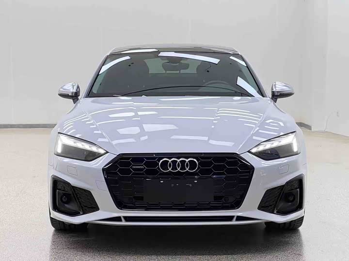 Фото 2 - Audi A5