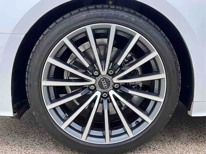 Фото 5 - Audi A5