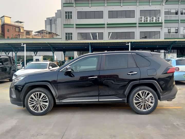 Фото 4 - Toyota Wildlander