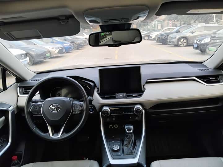 Фото 9 - Toyota Wildlander