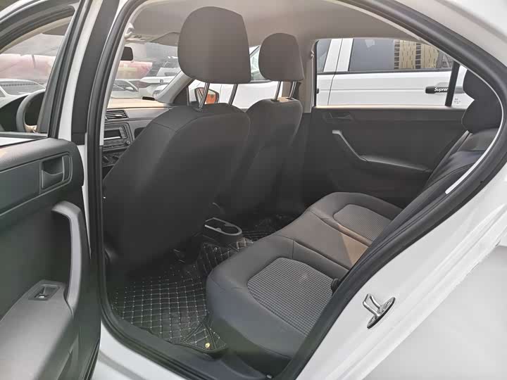 Фото 7 - Volkswagen Santana