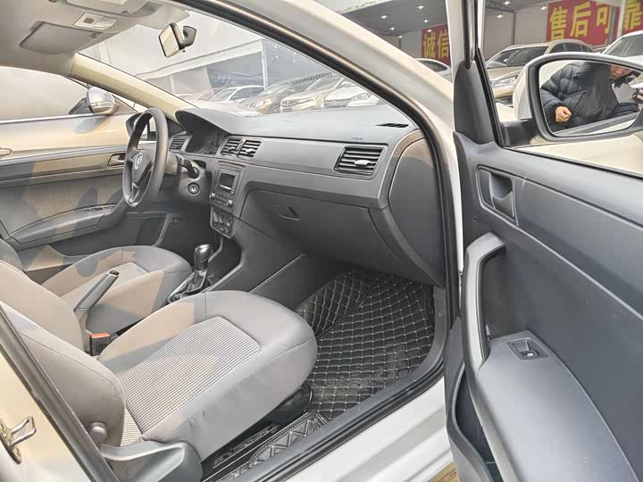 Фото 8 - Volkswagen Santana