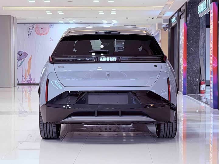 Фото 5 - Zeekr X