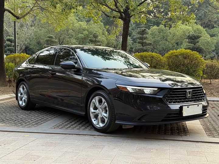 Фото 3 - Honda Accord