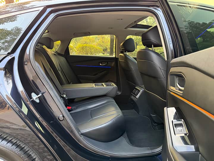 Фото 6 - Honda Accord