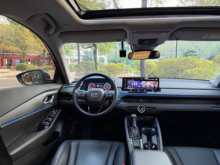 Фото 9 - Honda Accord