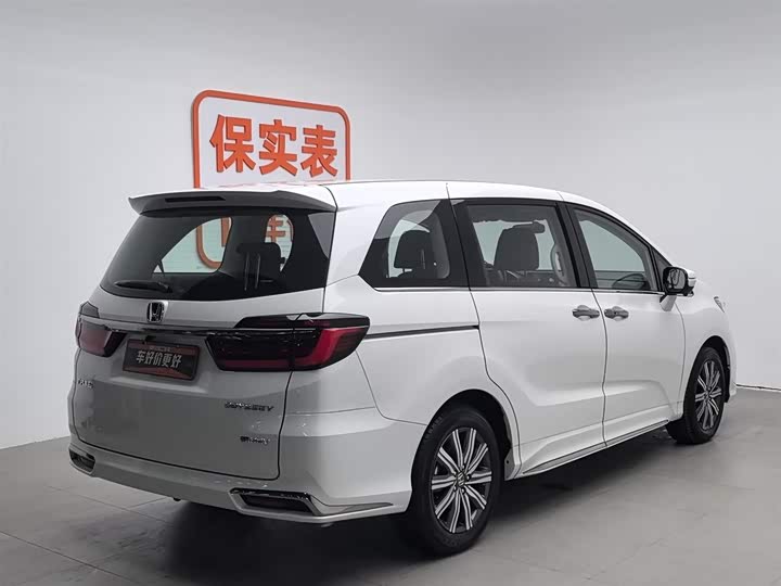 Фото 2 - Honda Odyssey