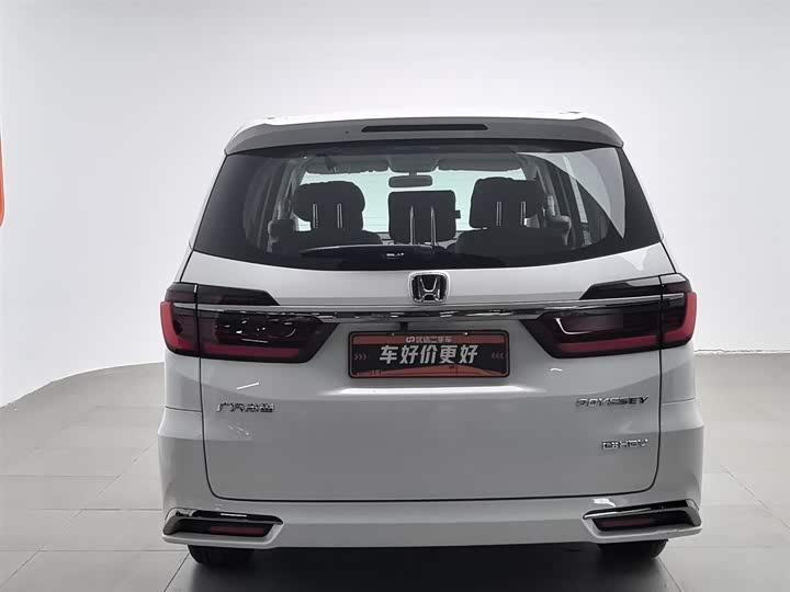 Фото 4 - Honda Odyssey