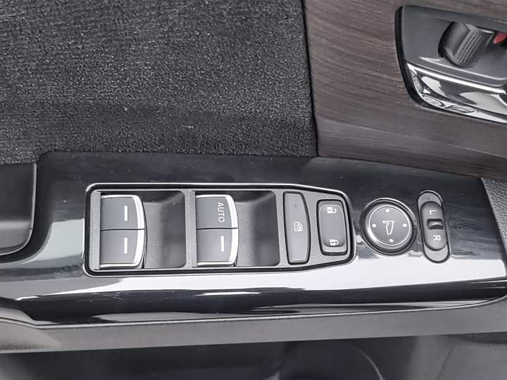 Фото 9 - Honda Odyssey