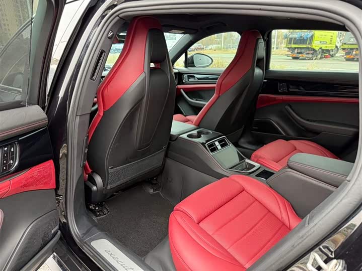 Фото 5 - Porsche Panamera