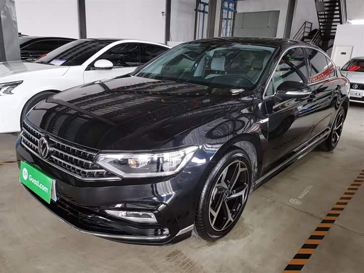 Фото 2 - Volkswagen Magotan