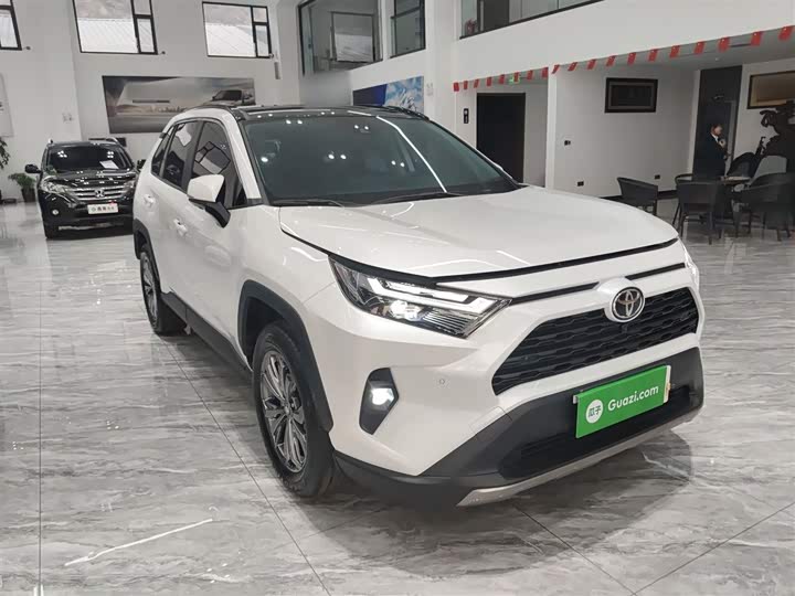 Фото 4 - Toyota RAV4