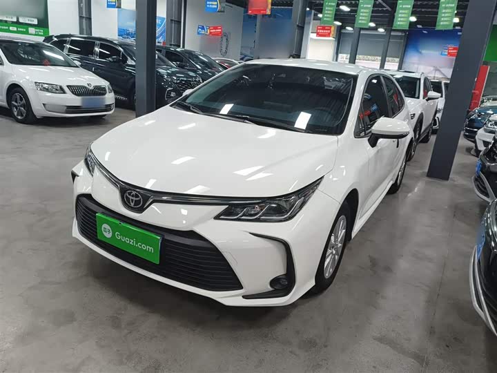 Фото 2 - Toyota Corolla