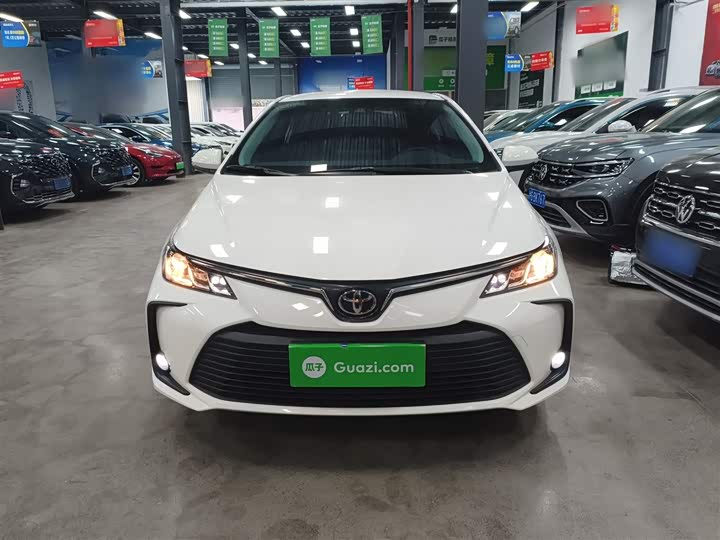 Фото 3 - Toyota Corolla