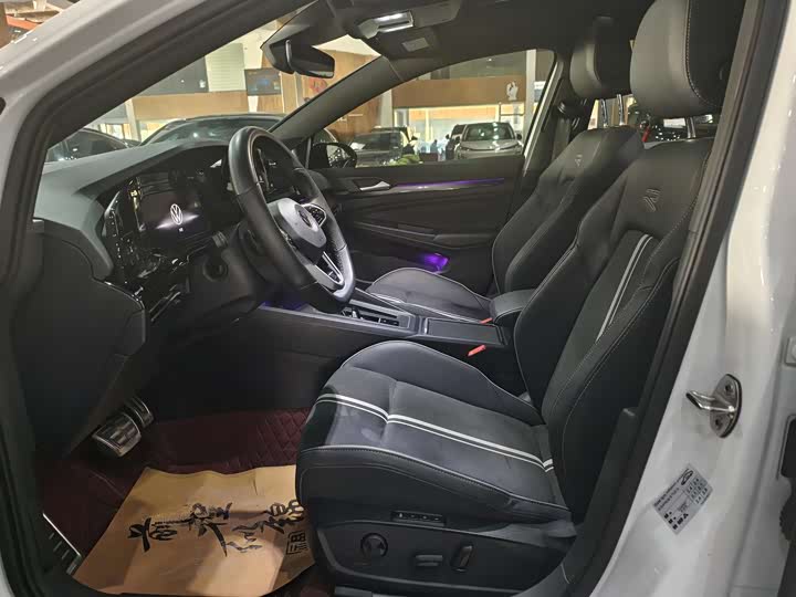 Фото 9 - Volkswagen Golf