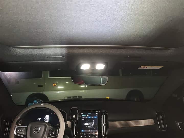 Фото 9 - Volvo XC40 EV