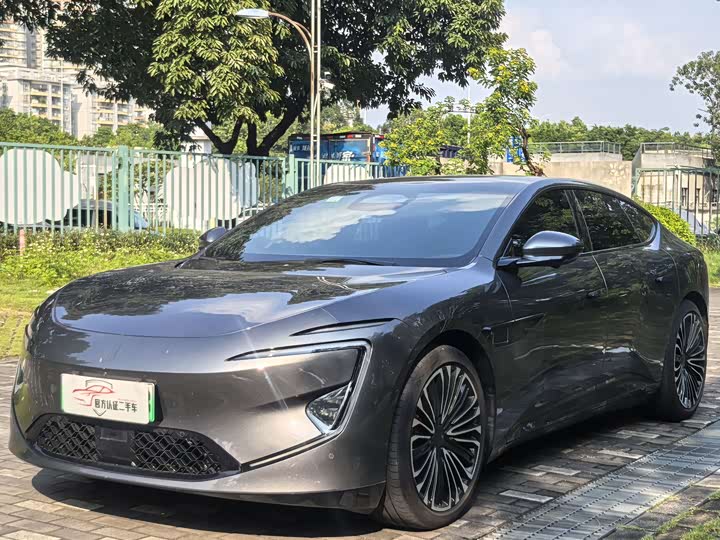 Фото 1 - Avatr 12