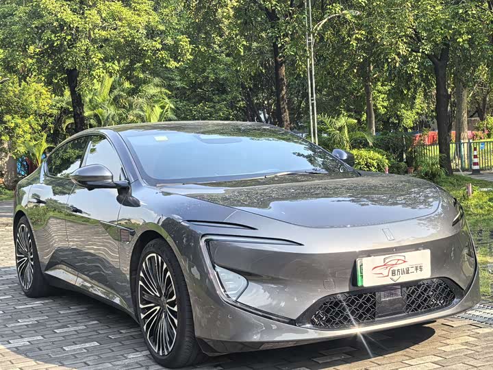 Фото 3 - Avatr 12