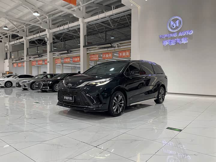 Фото 1 - Toyota Granvia