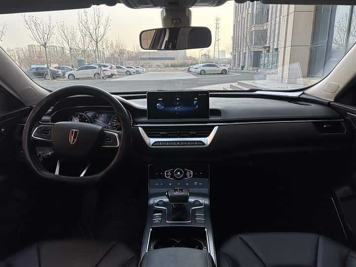 Фото 8 - Hongqi H5