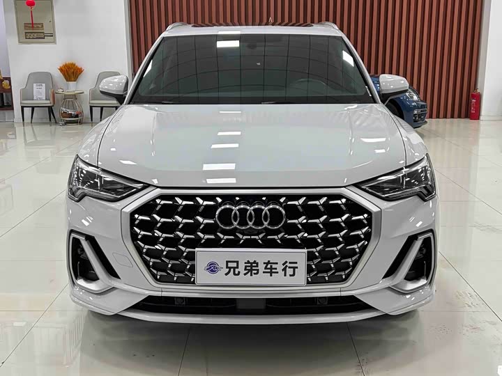 Фото 2 - Audi Q3