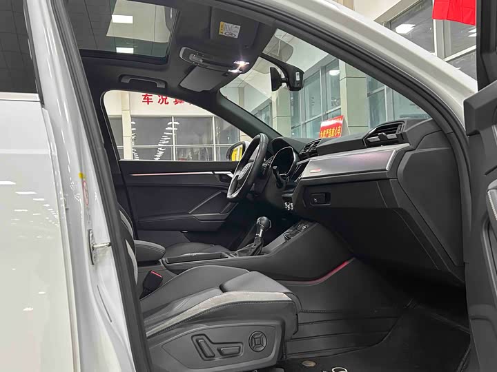 Фото 4 - Audi Q3