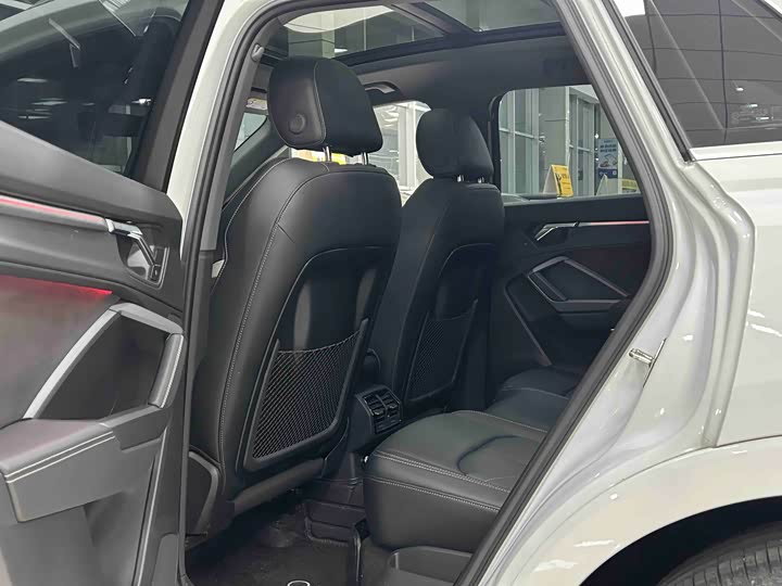 Фото 6 - Audi Q3