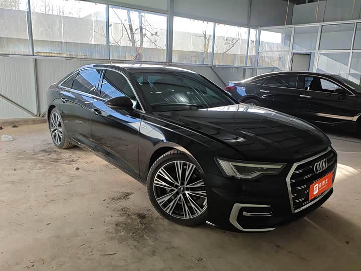 Фото 2 - Audi A6L