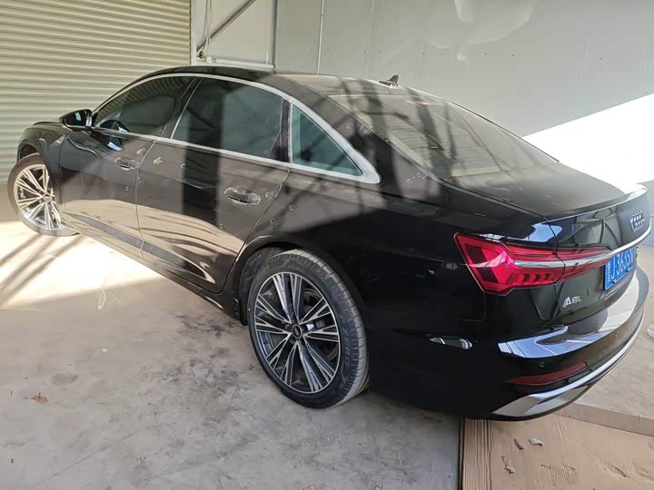 Фото 3 - Audi A6L