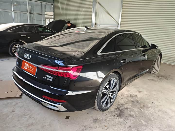 Фото 4 - Audi A6L