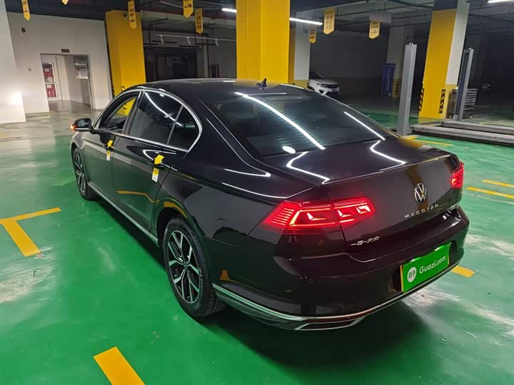 Фото 5 - Volkswagen Magotan