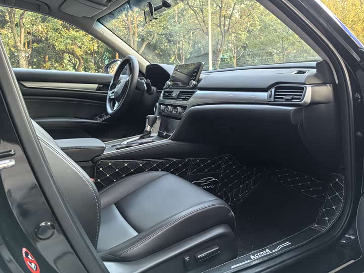 Фото 7 - Honda Accord