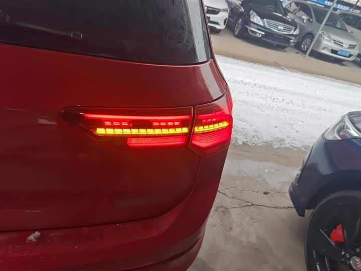 Фото 8 - Volkswagen Golf