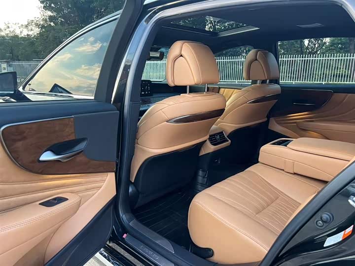 Фото 6 - Lexus LS