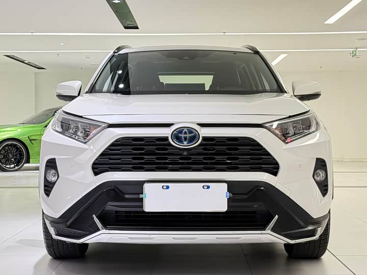 Фото 3 - Toyota RAV4